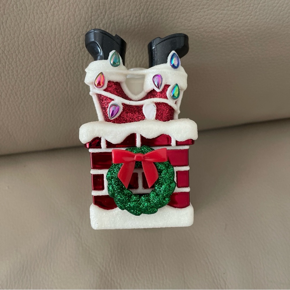 Bath & Body Works Santa In Chimney Wallflower Plug In